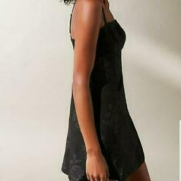 UO Waterlily Jaquard Mini Dress - Picture 3 of 6